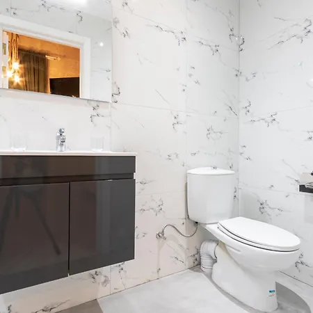 شقة A Special, Beautiful 4br Lux In Ferry By 360 Estates