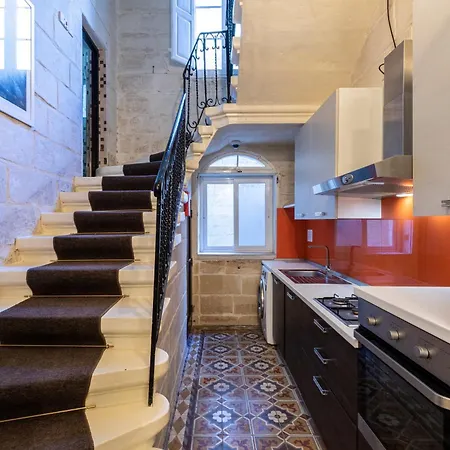 شقة A Special, Beautiful 4br Lux In Ferry By 360 Estates سليمة