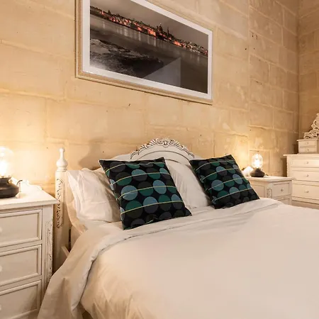 Apartman A Special, Beautiful 4br Lux In Ferry By 360 Estates *