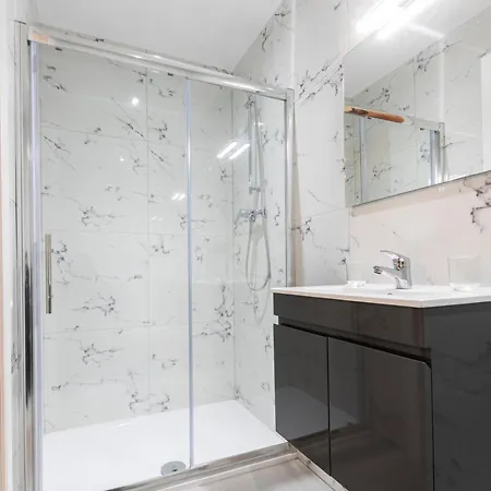 A Special, Beautiful 4br Lux In Ferry By 360 Estates