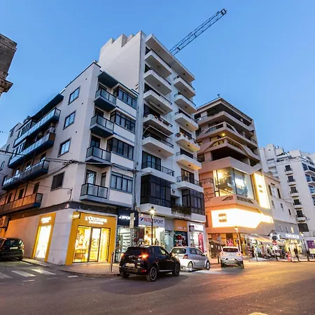A Special, Beautiful 4br Lux In Ferry By 360 Estates Διαμέρισμα