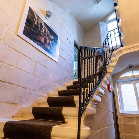 Διαμέρισμα A Special, Beautiful 4br Lux In Ferry By 360 Estates Σλιέμα