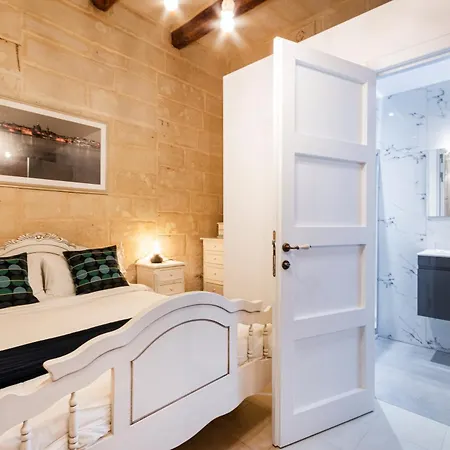 A Special, Beautiful 4br Lux In Ferry By 360 Estates * Σλιέμα